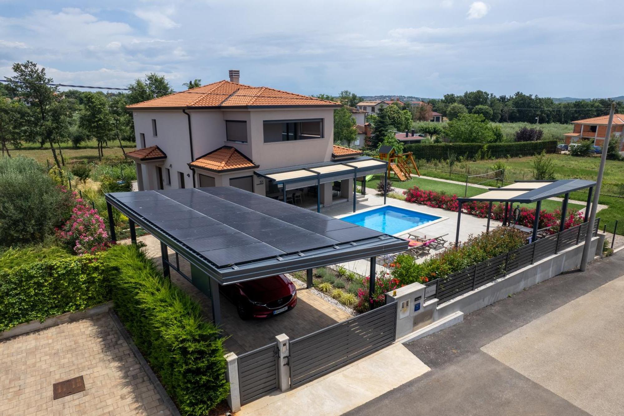 Karina, - Porec * Kadumi