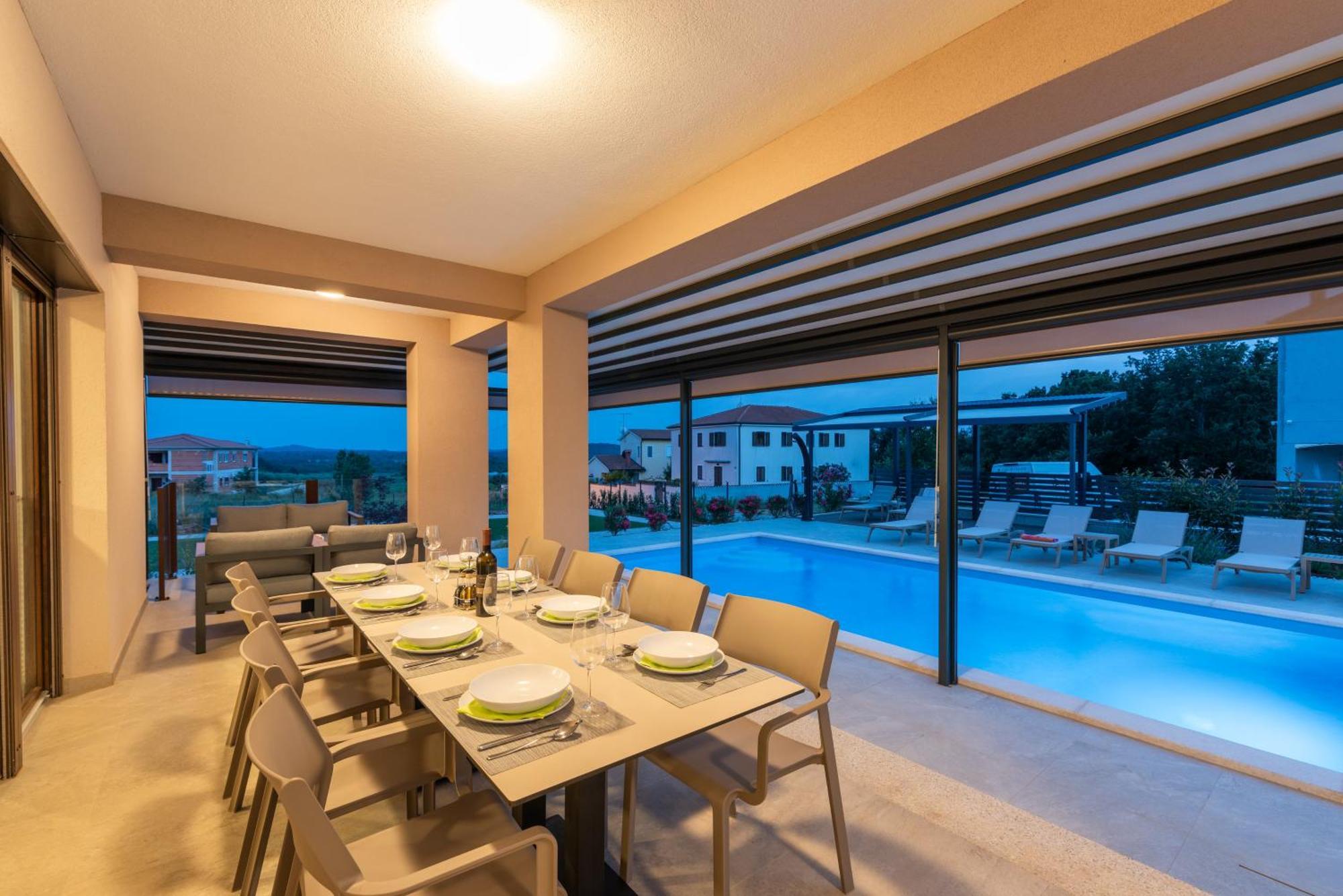 Karina, - Porec * Kadumi