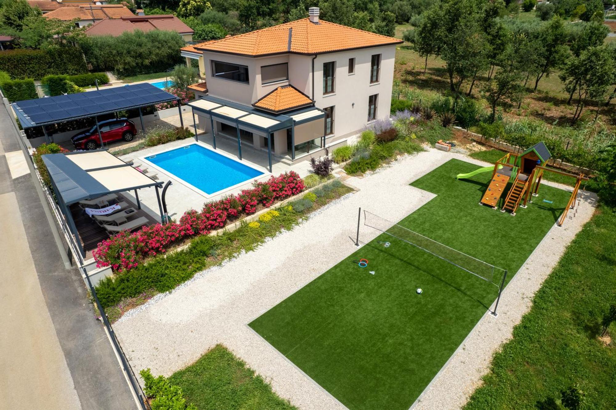Karina, - Porec * Kadumi